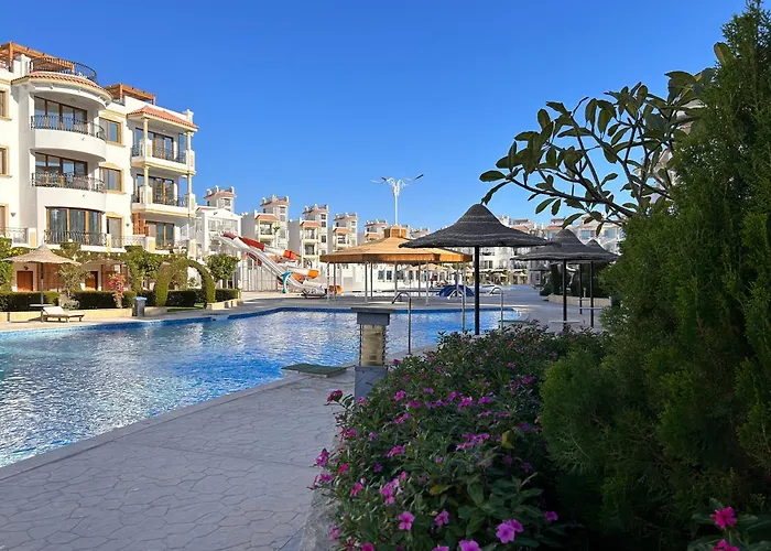 Hills - Cosy With Pool View And Free Access *