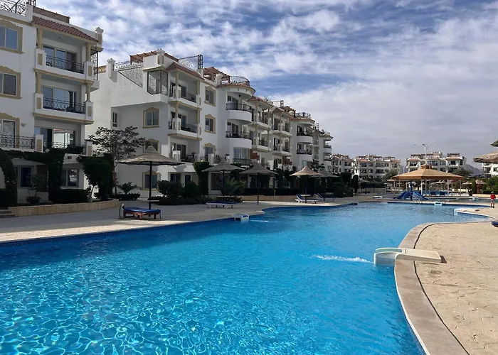 Hills - Cosy With Pool View And Free Access Daire