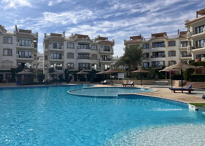 Hills - Cosy With Pool View And Free Access Daire