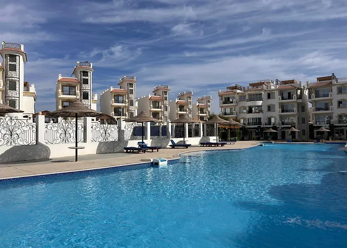 Daire Hills - Cosy With Pool View And Free Access *